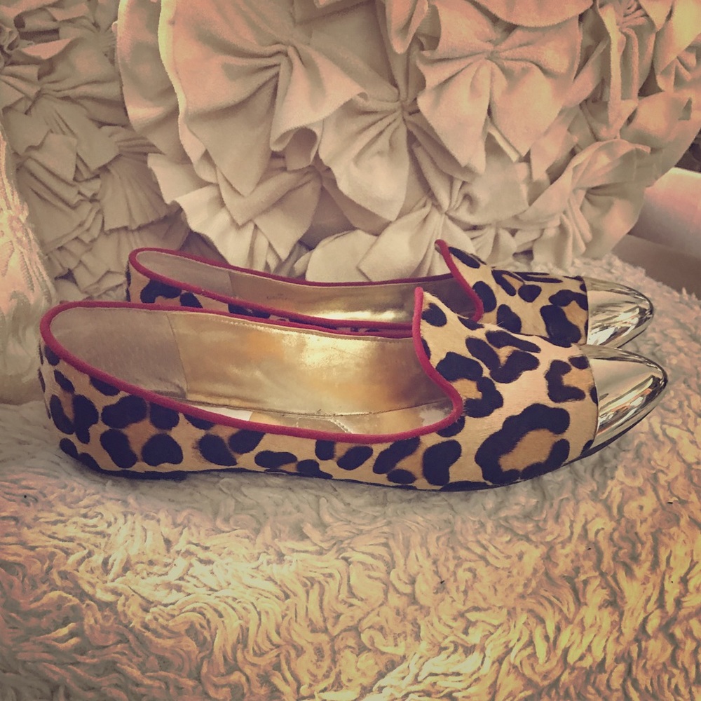 Enzo Angiolini cheetah print shoes with gold toe!